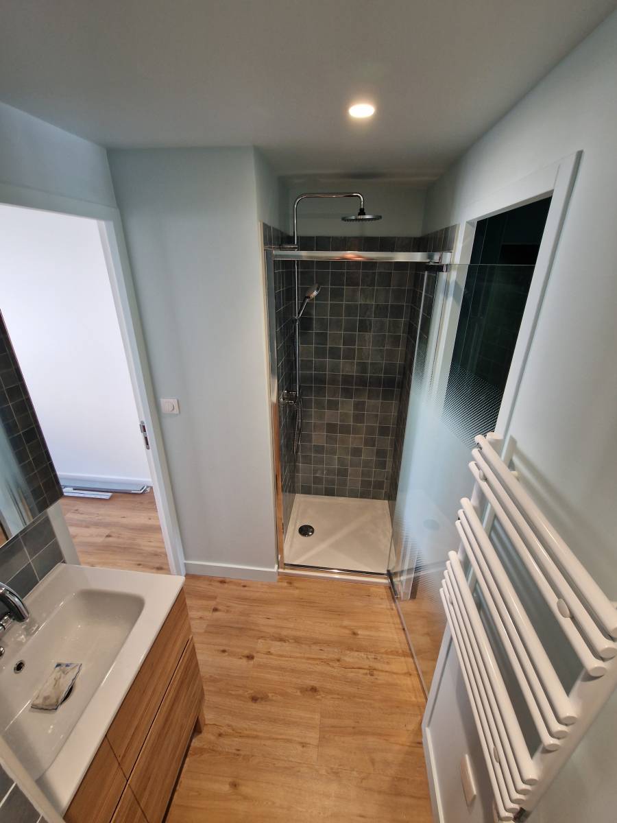 Salle d'eau de la suite parentale